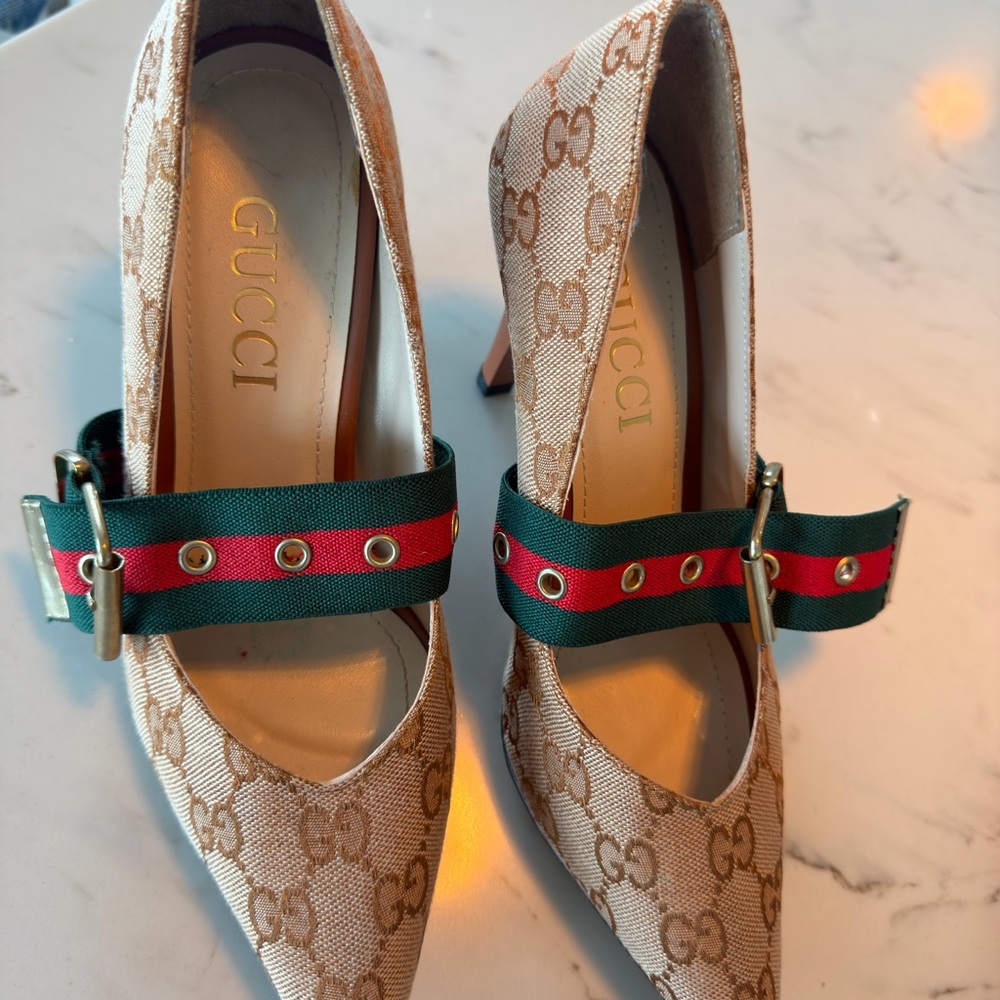 Canvas Pointed-Toe Mary Jane Pumps in Beige with Green/Red Web - Picture 4 of 5
